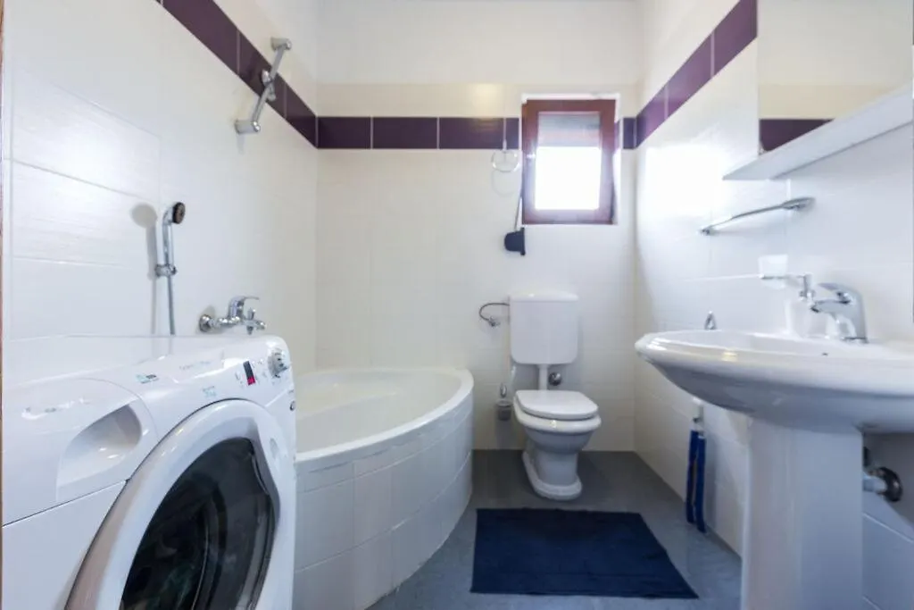 Holiday Home Lota Starigrad Paklenica 0*,  Chorvatsko