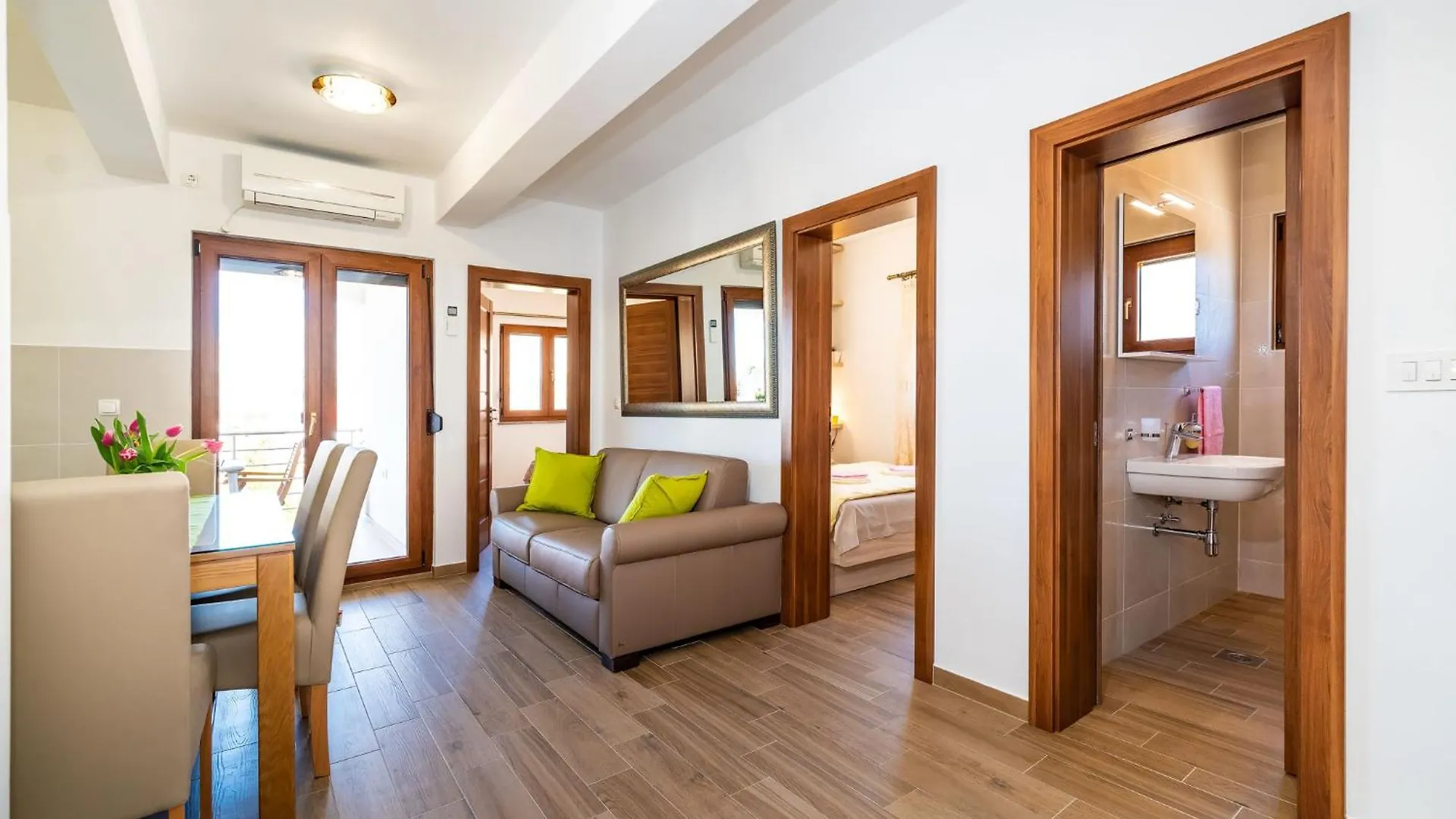 Holiday Home Lota Starigrad Paklenica Chorvatsko